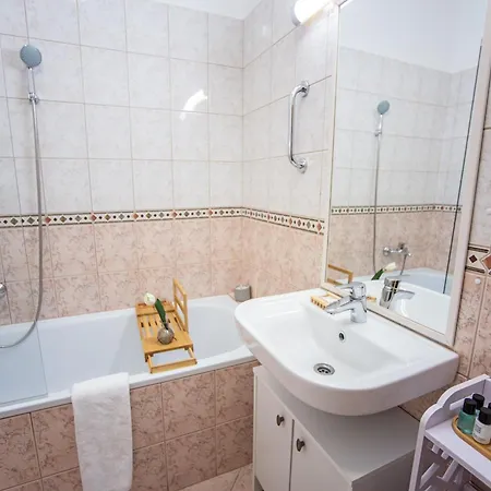 Daire Ark Apartaman